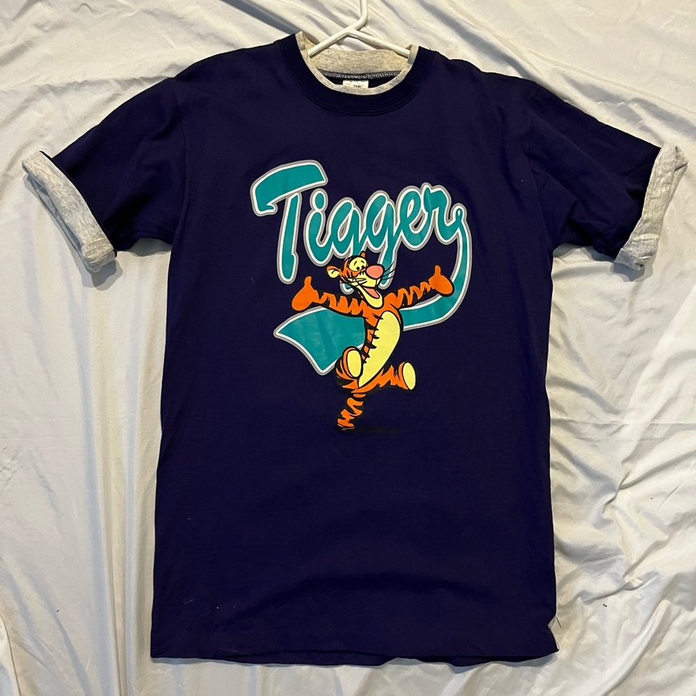 Vintage Disney Winnie the Pooh Tigger roll up sleeve t shirt L purple